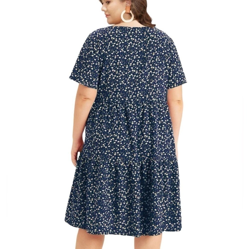 Ditsy Floral Pocket Layered Patchwork Crew Neck Dress - Picture 1 of 4
